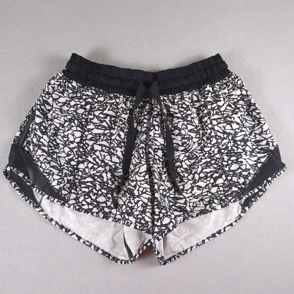 Lululemon Hotty Hot Shorts Womens 4 Ice Breaker Black White 3.5" Inseam Training